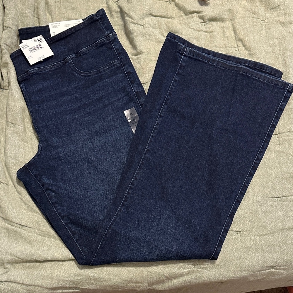 American Eagle Pull-on Kickboot Jeans NWT
